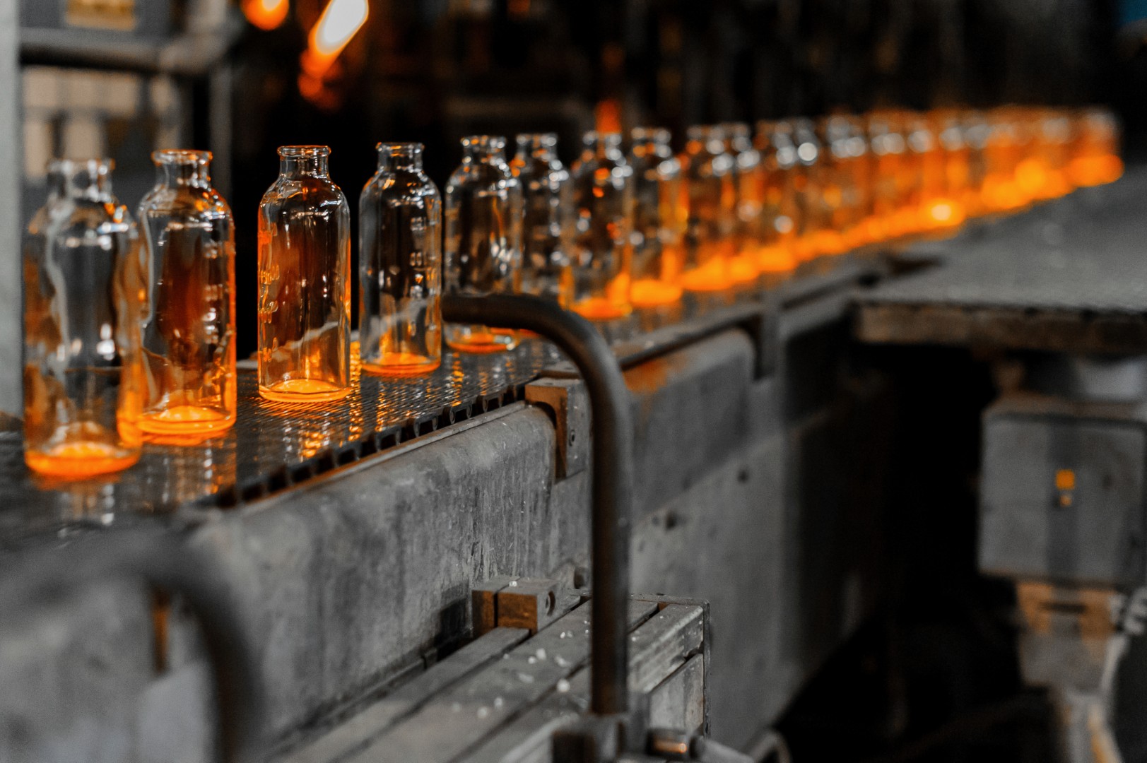 Glass conveyor detail